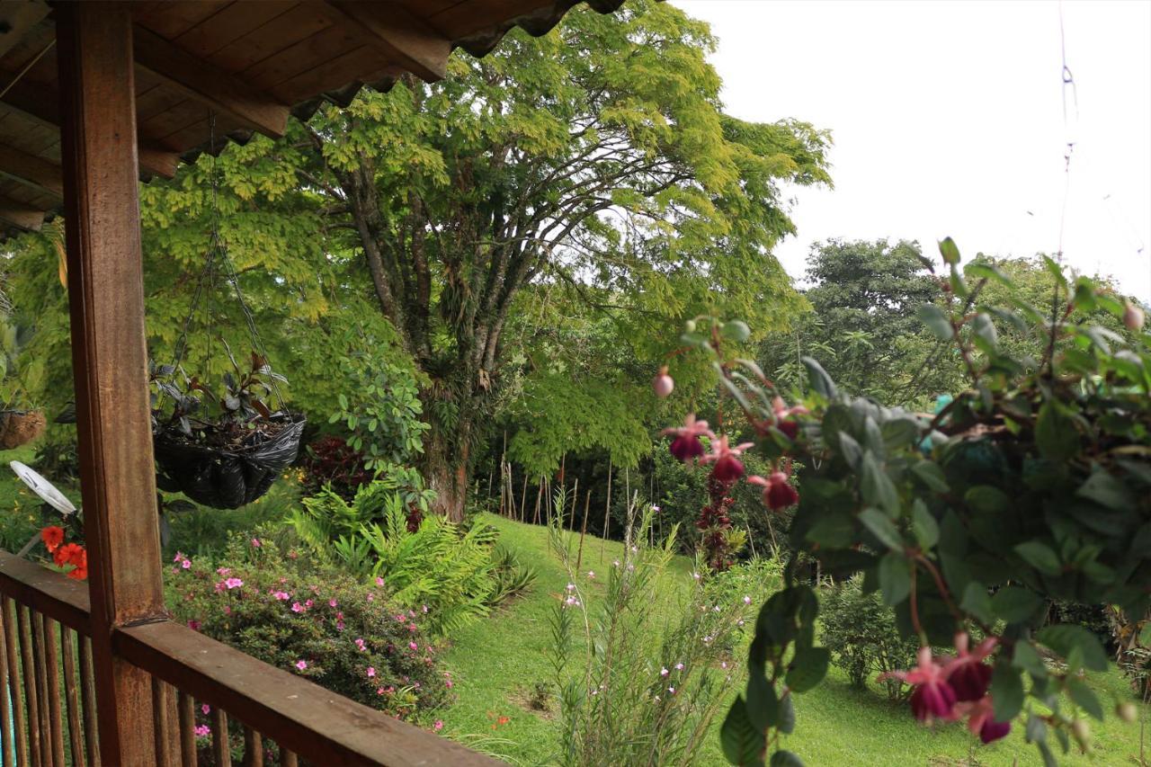 Finca Chalet La Tawa Sevilla  Ngoại thất bức ảnh